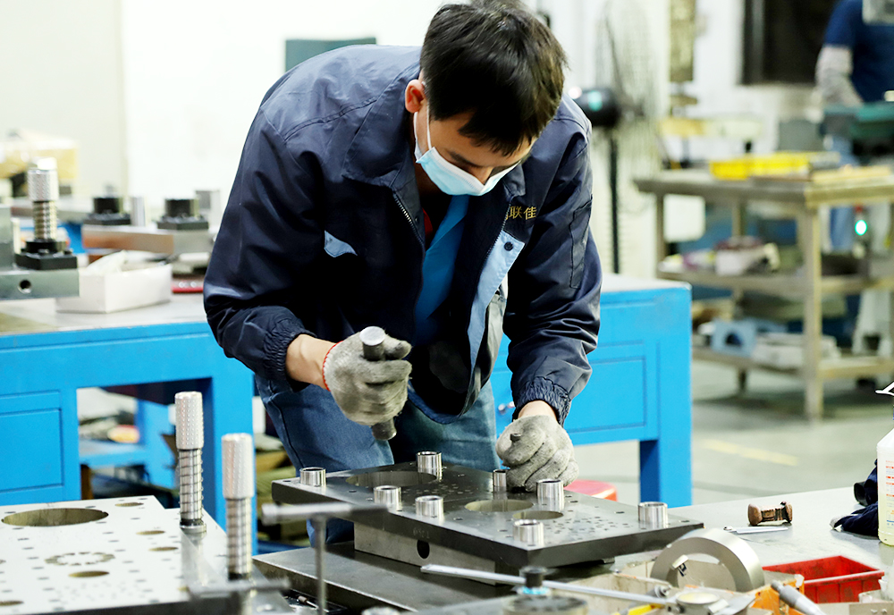 廠(chǎng)房(fáng)直拍(pāi)