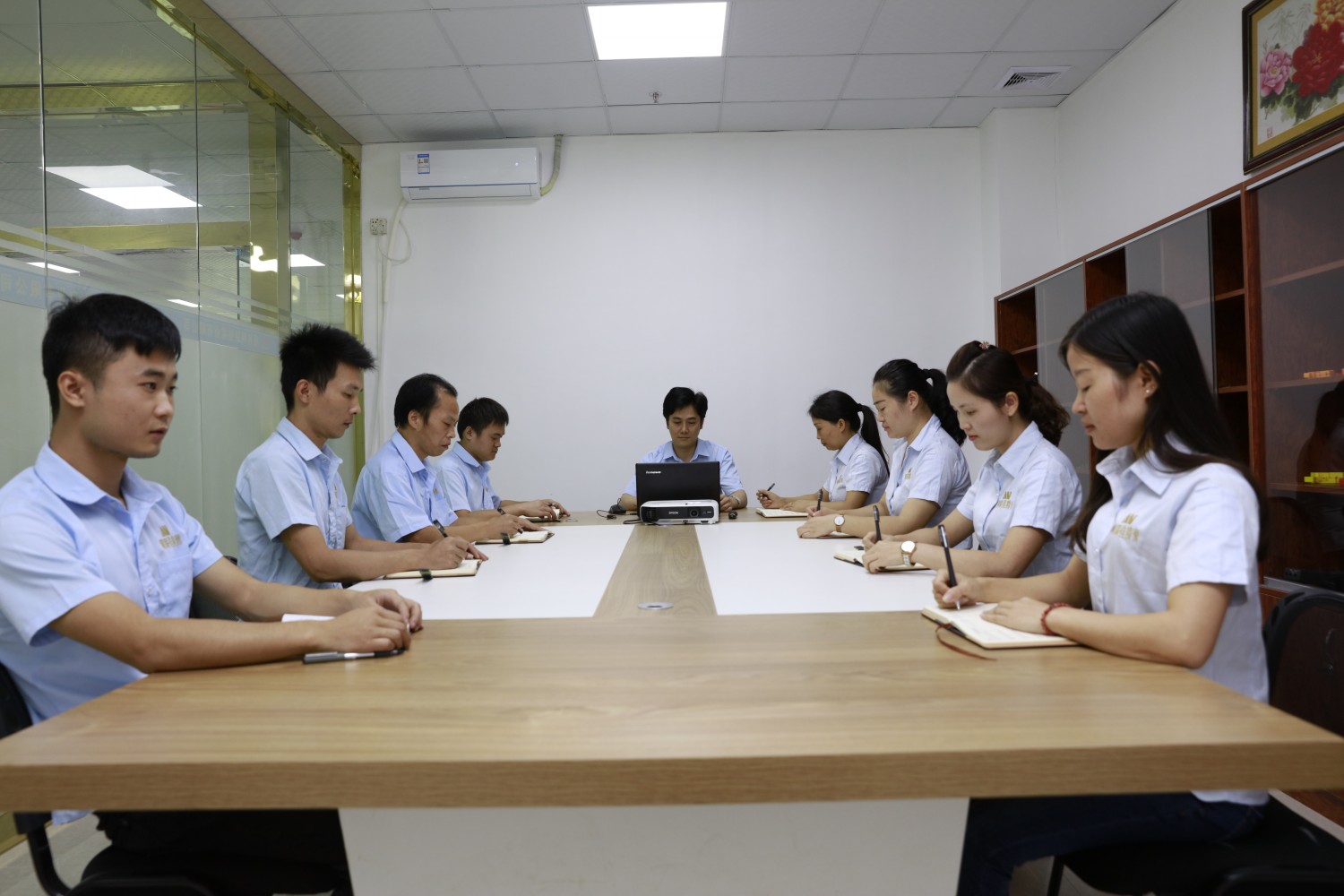 會(huì)議(yì)室